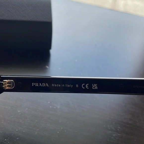 Prada authentic eyeglasses frame - Picture 5 of 5